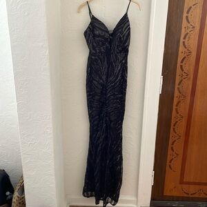 KALINNU Women's Sequined Maxi Gown Dress Size L in Black